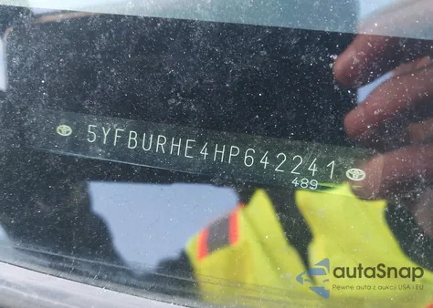 2017 Toyota Corolla Se Special Edition z USA, uszkodzony, nr VIN 5YFBURHE4HP642241